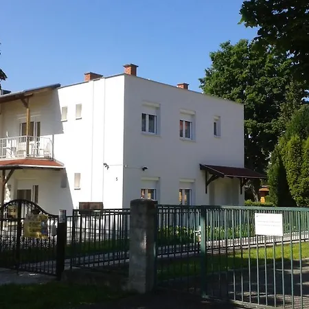 Horst Apartment Buk